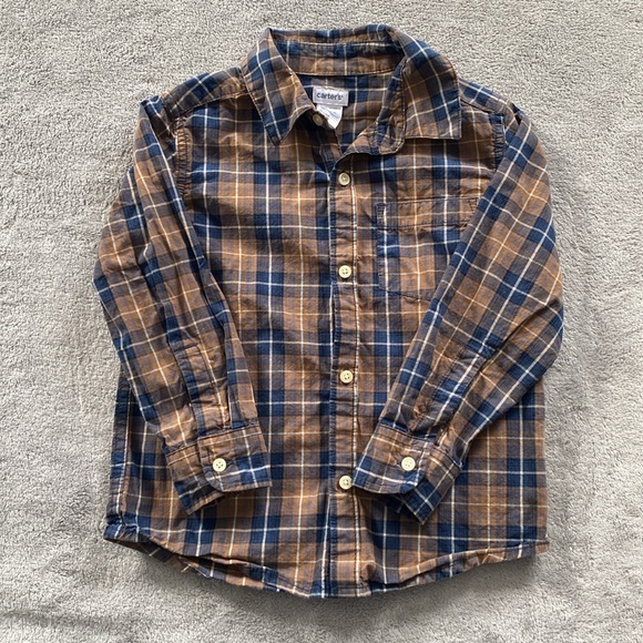Bundle of 2 Boys’ Button Down Shirts Size 5 - Picture 2 of 9